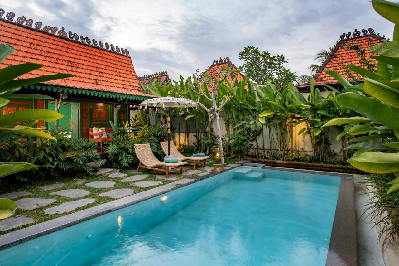 Vila Satu Kamar Tidur dengan Kolam Renang Pribadi dan Pemandangan Taman